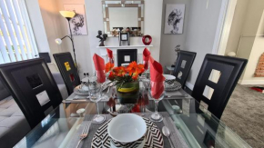 Stunning Holiday Home. Free Parking.